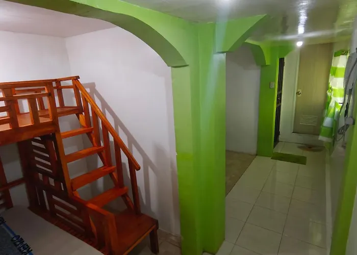 Inn Guanna's Place & Restaurant