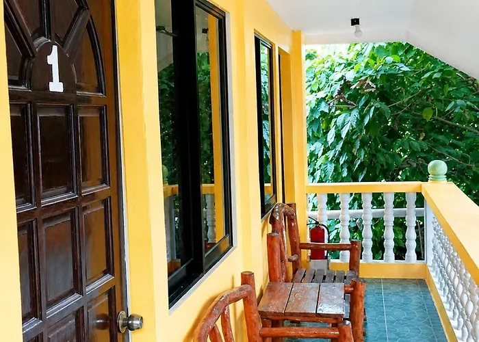 Guanna's Place & Restaurant 2*