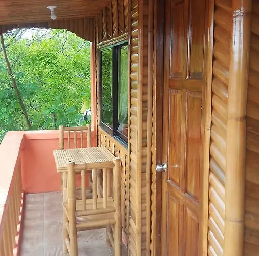 Inn Guanna's Place & Restaurant 2*