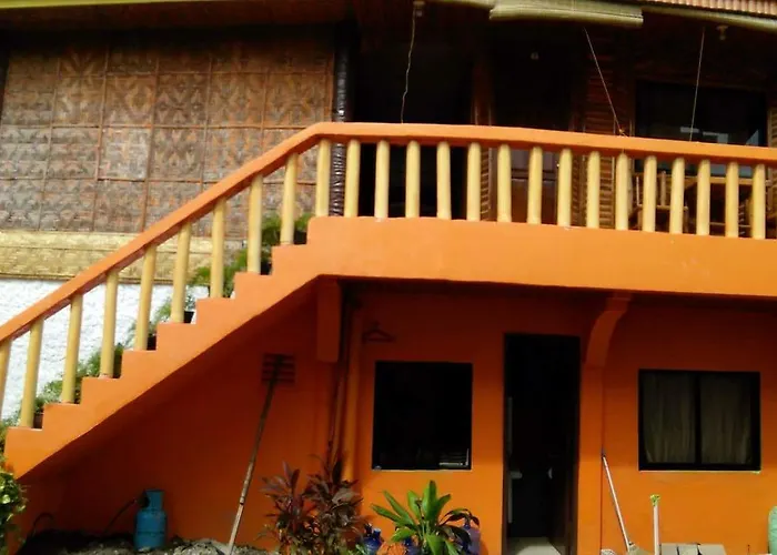 Inn Guanna's Place & Restaurant 2*