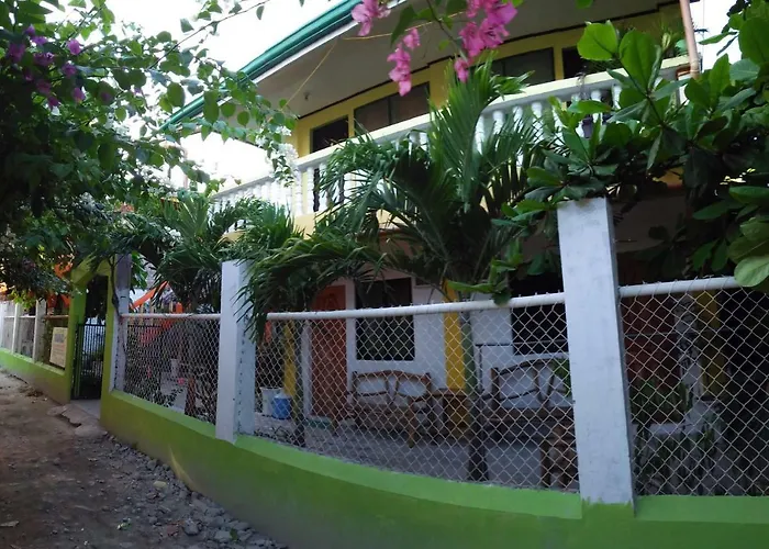 Inn Guanna's Place & Restaurant Logon