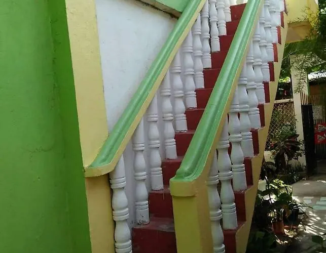 Guanna's Place & Restaurant Inn Logon
