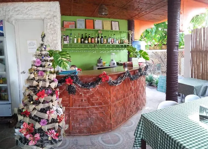 Guanna's Place & Restaurant Inn 2*